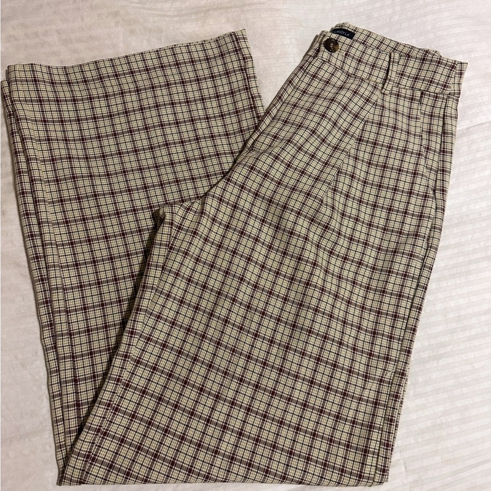 Plaid Woman’s Pants in Brown and Cream